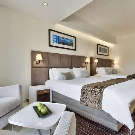 The George, Urban Boutique Ξενοδοχείο 4*