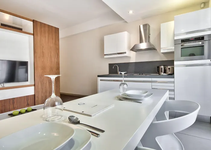 The George, Urban Boutique