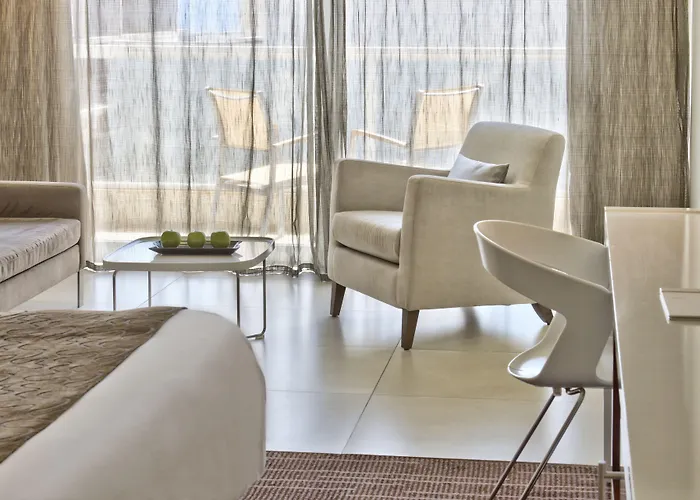 The George, Urban Boutique St. Julian's